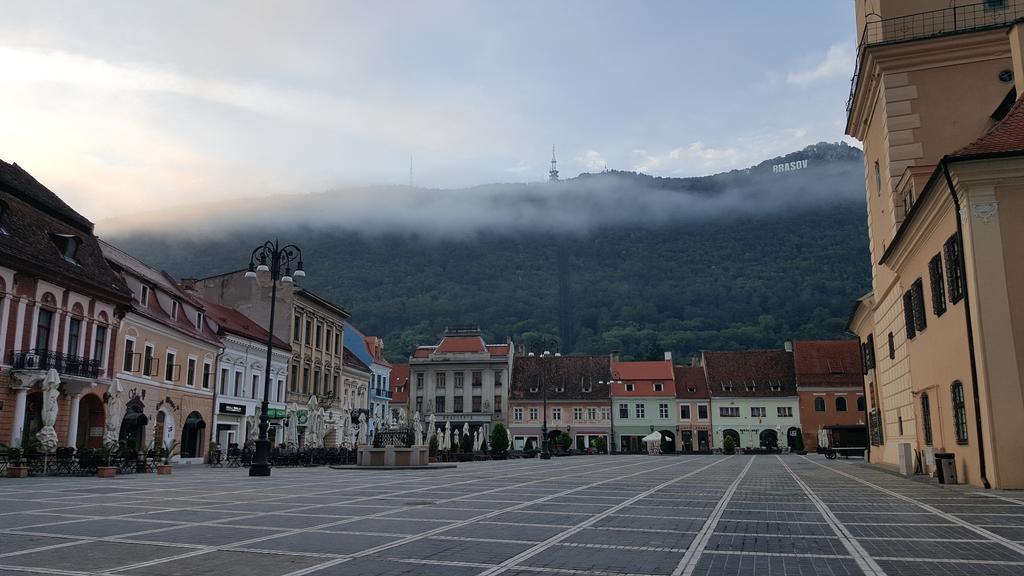 Studio Piata Sfatului - Brașov Exterior foto